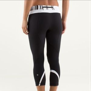 Lululemon Run Inspire crop II size 6